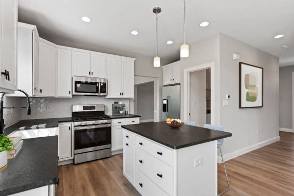 Kitchen Foyer (2)